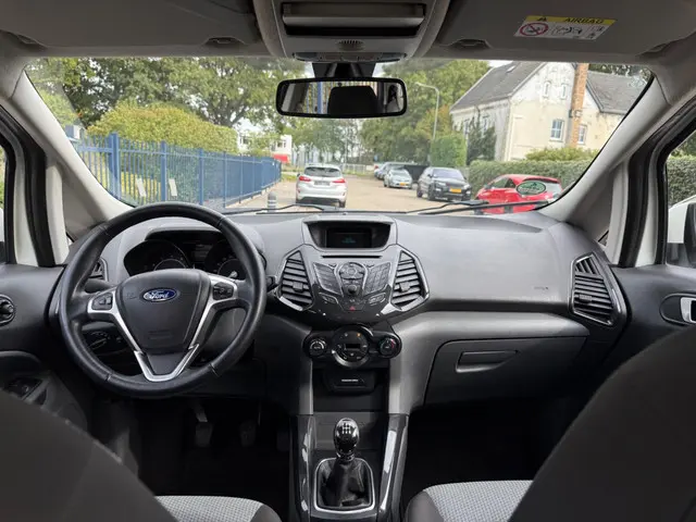 Ford EcoSport 2015 1.0 EcoBoost Titanium 2015 Benzine 8