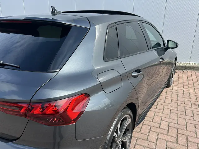 Audi A3 Sportback 35 TFSI 2021 Hybride Benzine 12