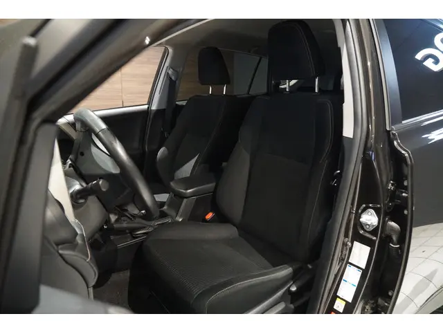 Toyota RAV4 2.2D Style 4WD 2015 Diesel 8