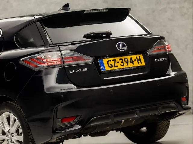 Lexus CT 200h 25th Edition 2015 Hybride Benzine 12