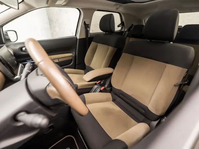 Citroën C4 Cactus 1.2 PureTech Shine 2016 Benzine 14