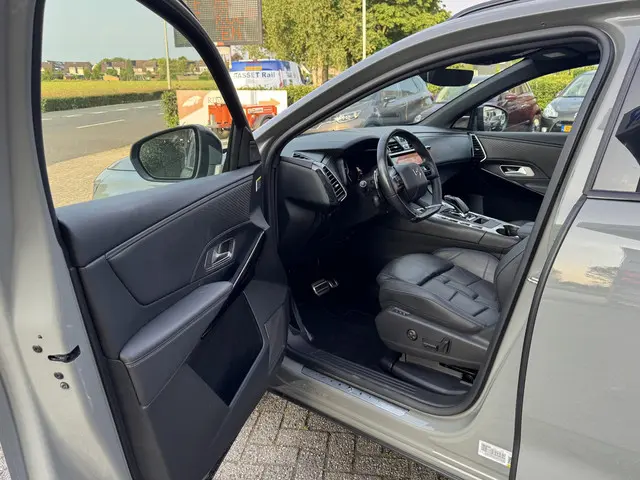 DS DS 7 E-Tense 300 4x4 Opéra 2023 Hybride Benzine 13