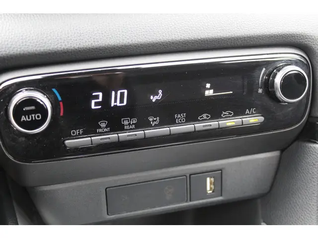 Toyota Yaris 1.5 Hybrid Dynamic 2022 Hybride Benzine 9