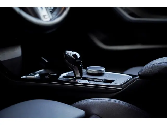 BMW 1 Serie 118i High Executive 2021 Benzine 37