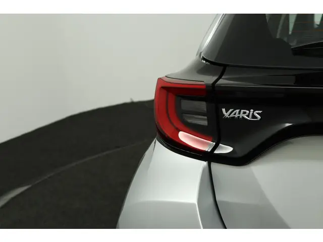 Toyota Yaris 1.5 Hybrid Dynamic 2023 Hybride Benzine 37