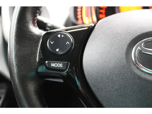 Toyota Aygo 1.0 VVT-i x-play 2017 Benzine 10