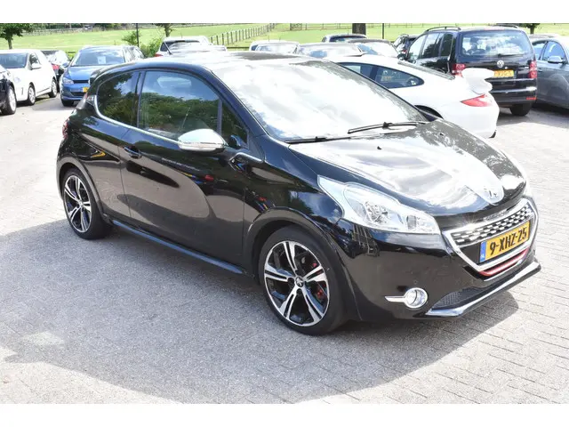 Peugeot 208 1.6 THP GTi 2014 Benzine 33