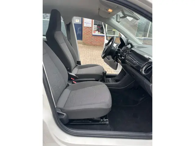 Volkswagen up! 1.0 move up! BlueMotion 2013 Benzine 31