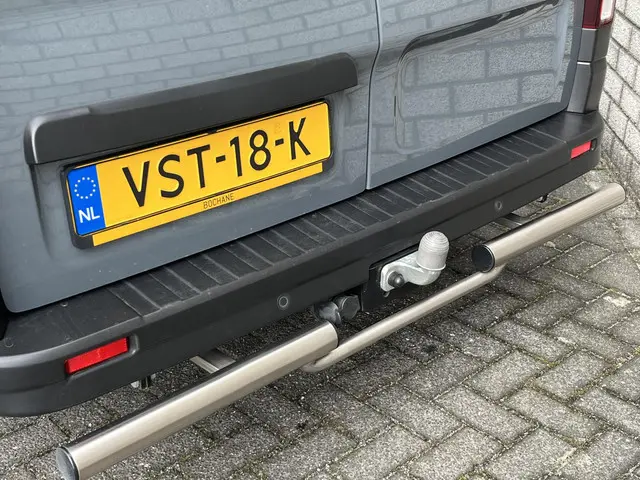 Renault Trafic 2.0 dCi 150 T29 L2H1 DC Luxe 2023 Diesel 14