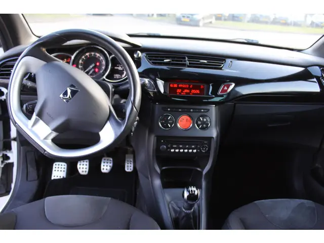 Citroën DS3 1.2 VTi Chic 2013 Benzine 5