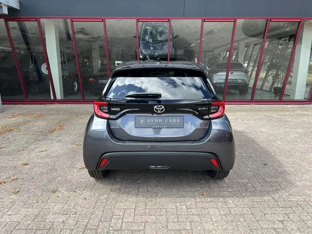 Toyota Yaris 1.5 Hybrid 115 Dynamic 2025 Hybride Benzine 4