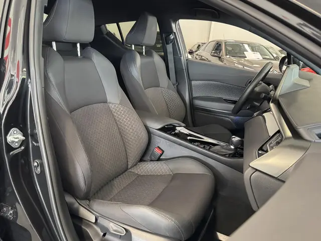 Toyota C-HR 1.8 Hybrid Style 2022 Hybride Benzine 12