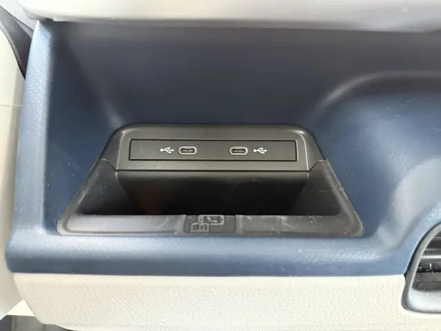 Volkswagen ID. Buzz ID.BUZZ 77 kWh 204pk 2023 Elektrisch 35