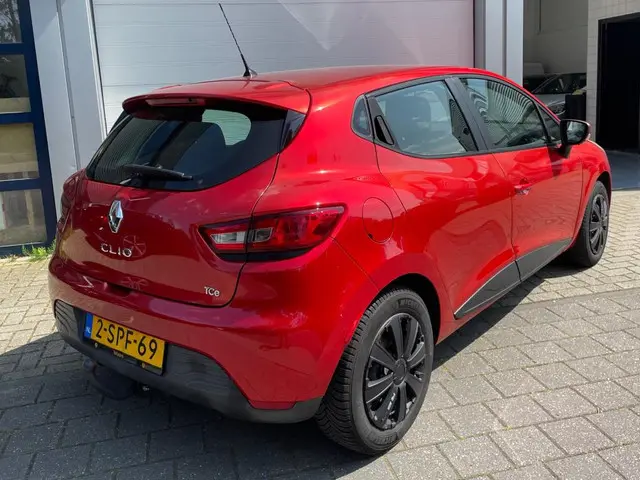 Renault Clio 0.9 TCe Expression N.A.P 2013 Benzine 3