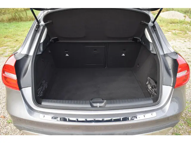 Mercedes-Benz GLA 180 Prestige 2015 Benzine 21