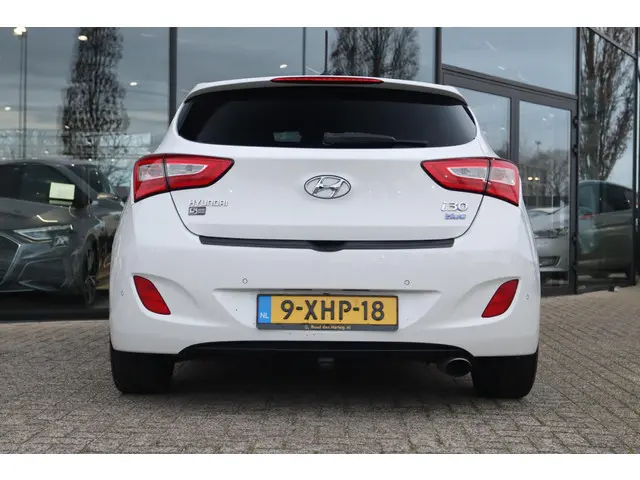 Hyundai i30 1.6 GDI GO! 2015 Benzine 9