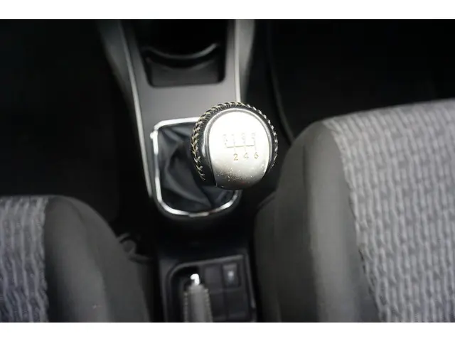 Toyota Yaris 1.3 VVT-i Aspiration 2014 Benzine 18