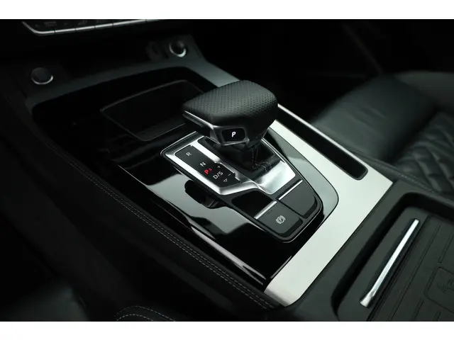 Audi Q5 55 TFSI e S Edition 2021 Hybride Benzine