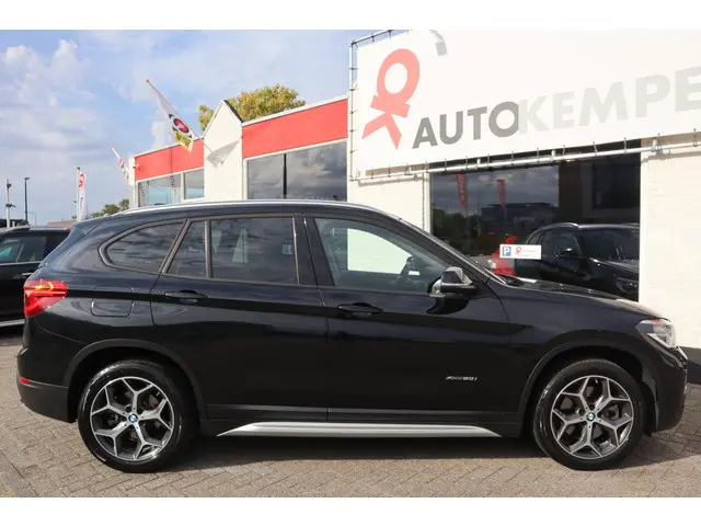 BMW X1 xDrive20i HIGH EXECUTIVE 2017 Benzine 3