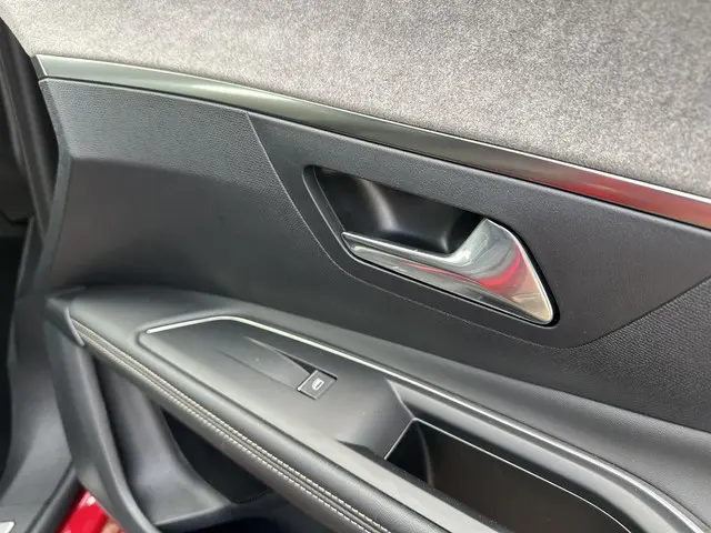 Peugeot 3008 1.6 HYbrid 225 GT 2023 Hybride Benzine 43