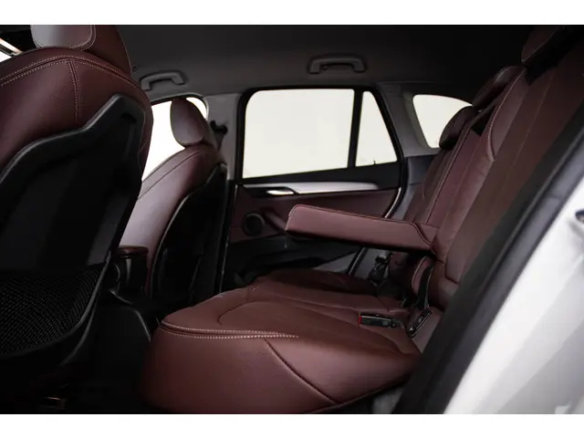 BMW X1 xDrive25e High Executive 2022 Hybride Benzine 20