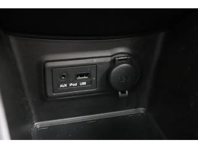 Kia Venga 1.4 CVVT 90pk Vibe 2015 Benzine 24
