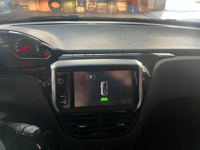 Peugeot 208 1.2 PureTech Style Pack navi 2015 Benzine 15