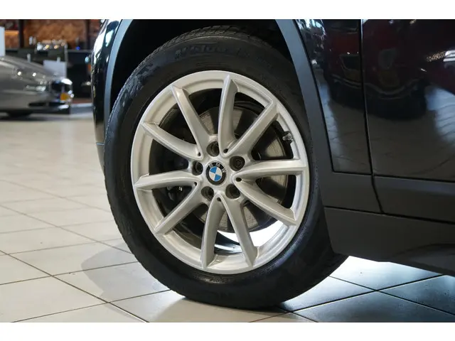 BMW X1 sDrive18i High Executive 2018 Benzine 18
