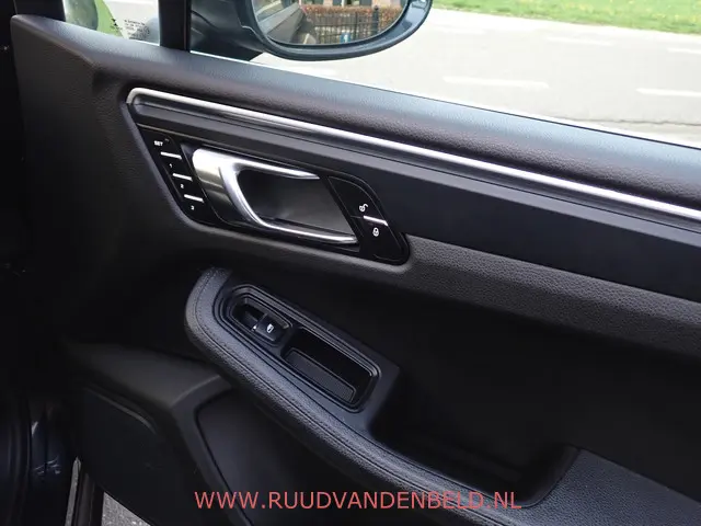 Porsche Macan 2.0 2017 Benzine 23