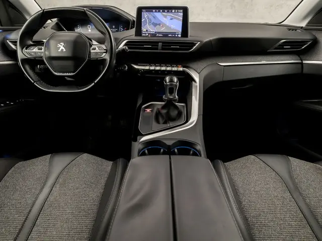 Peugeot 3008 1.2 PureTech Allure Sport 2018 Benzine 6