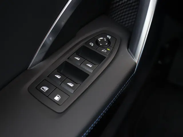 BMW X1 xDrive25e 2025 Hybride Benzine 30