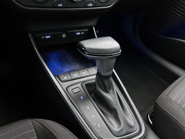 Hyundai i20 1.0 T-GDI 48V 120PK COMFORT 2023 Benzine 25