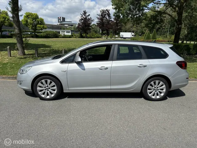 Opel Astra Sports Tourer 1.4 Turbo Sport 2012 Benzine 30