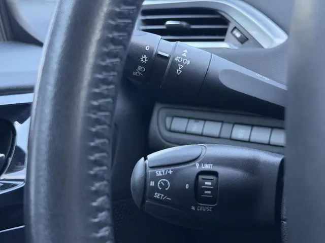 Peugeot 208 1.2 PureTech Style 2015 Benzine 20