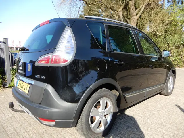 Renault Scénic Xmod 1.2 TCe Bose 2014 Benzine 5