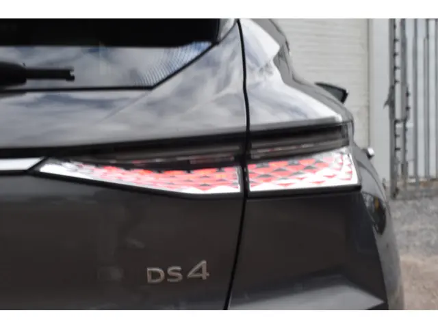 DS DS 4 PureTech 130 EAT8 Bastille 2024 Benzine 11