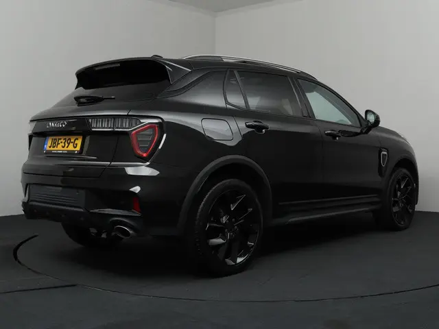 Lynk & Co 01 2