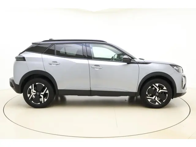 Peugeot 2008 1.2 Hybrid 136 GT 2024 Hybride Benzine 9