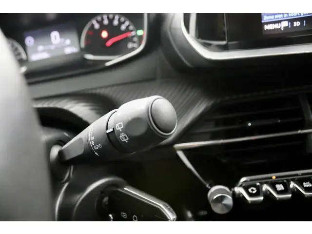 Peugeot 2008 1.2 PureTech Active blauw 2021 Benzine 20