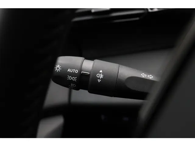 Peugeot 408 1.2T 130pk Allure Pack Automaat 2023 Benzine 34