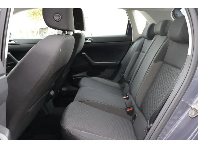 Volkswagen Polo 1.0 TSI Business 2023 Benzine 17