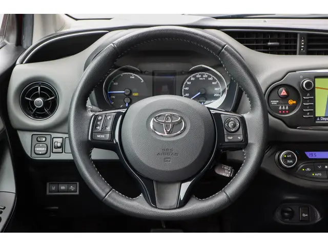Toyota Yaris 1.5 Hybrid Dynamic 2019 Hybride Benzine 22