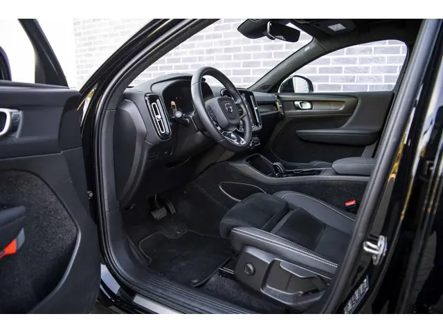 Volvo C40 Recharge Plus 69 kWh 2022 Elektrisch 15