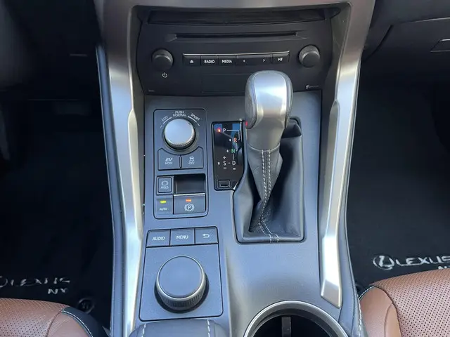 Lexus NX 300h AWD Luxury Line 2015 Hybride Benzine 64