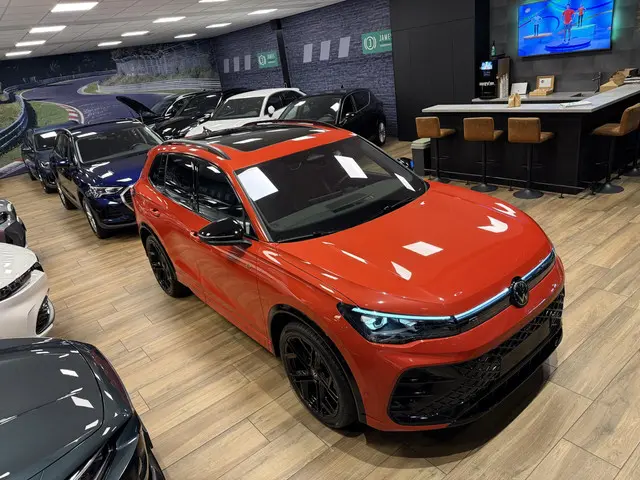 Volkswagen Tiguan 1.5 eTSI R-Line Edition 2024 Benzine 12
