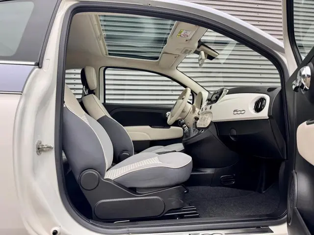 Fiat 500 0.9 TwinAir Turbo Collezione 2018 Benzine 11