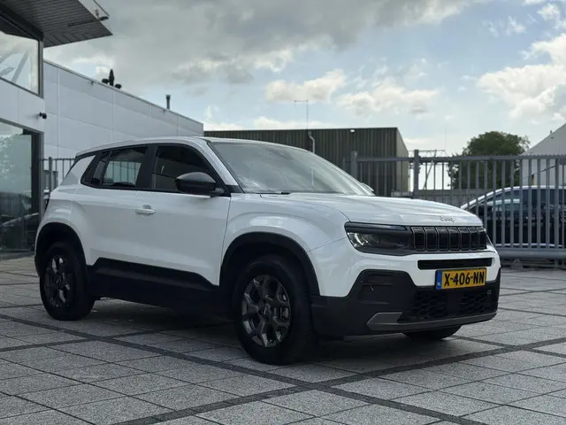 Jeep Avenger Longitude 54 kWh Aut. 2024 Elektrisch 7