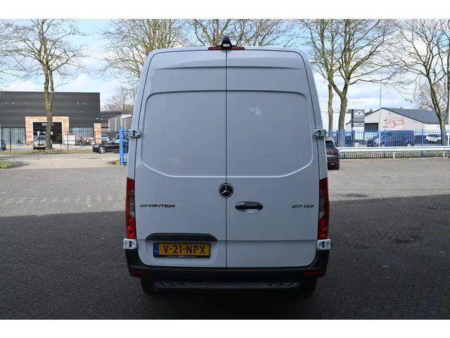 Mercedes-Benz Sprinter 317 CDI L2H2 Pro 2024 Diesel 11
