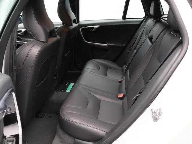 Volvo V60 Cross Country 2.0 T5 Polar+ 2018 Benzine 8