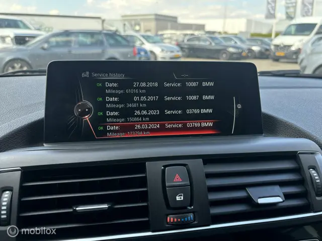 BMW 2 Serie Coupé 218i 2015 Benzine 18